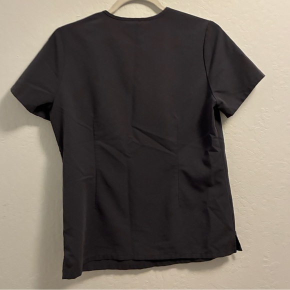 FIGS Catarina One-Pocket scrub top in Gray - Picture 3 of 5